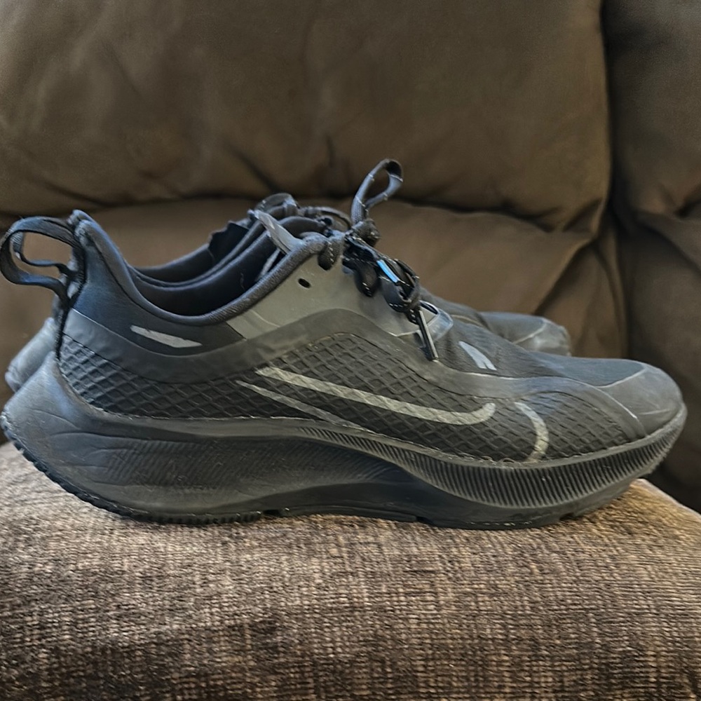 NIKE Air Zoom  Shield Black Anthracite men size 8.5 women size 9.5